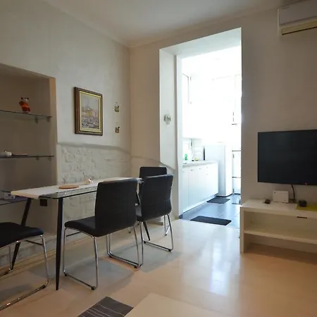 Leo Central Apartment Apartmán