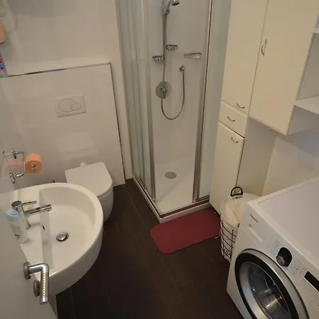Leo Central Apartment *